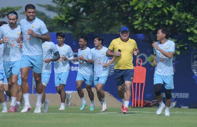 PERSIB-memulai-persiapan-menghadapi-pertandingan-lan-bojan-hodak.jpg