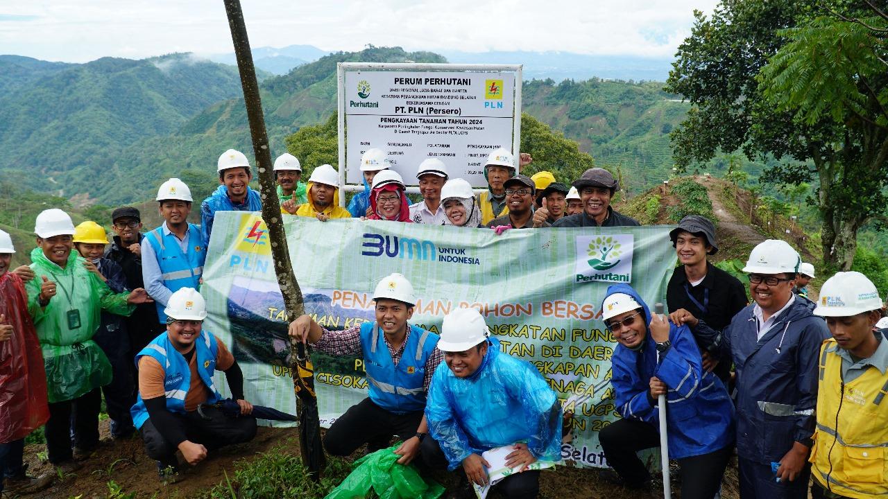 PLN-Bersama-Perhutani-Tanam-106236-Pohon-di-Sekitar-Proyek-PLTA-Upper-Cisokan.jpg