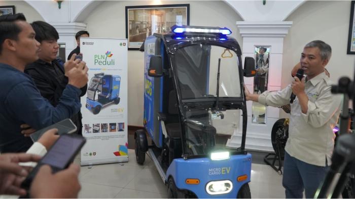 PLN-UID-Jawa-Barat-terus-mendorong-kesiapan-sumber-daya-manusia-di-bidang-kendaraan-listrik.jpg