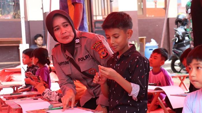 Taruma Healing Terhadap anak-anak Korban Longsor Oleh Polwan Polres Cimahi