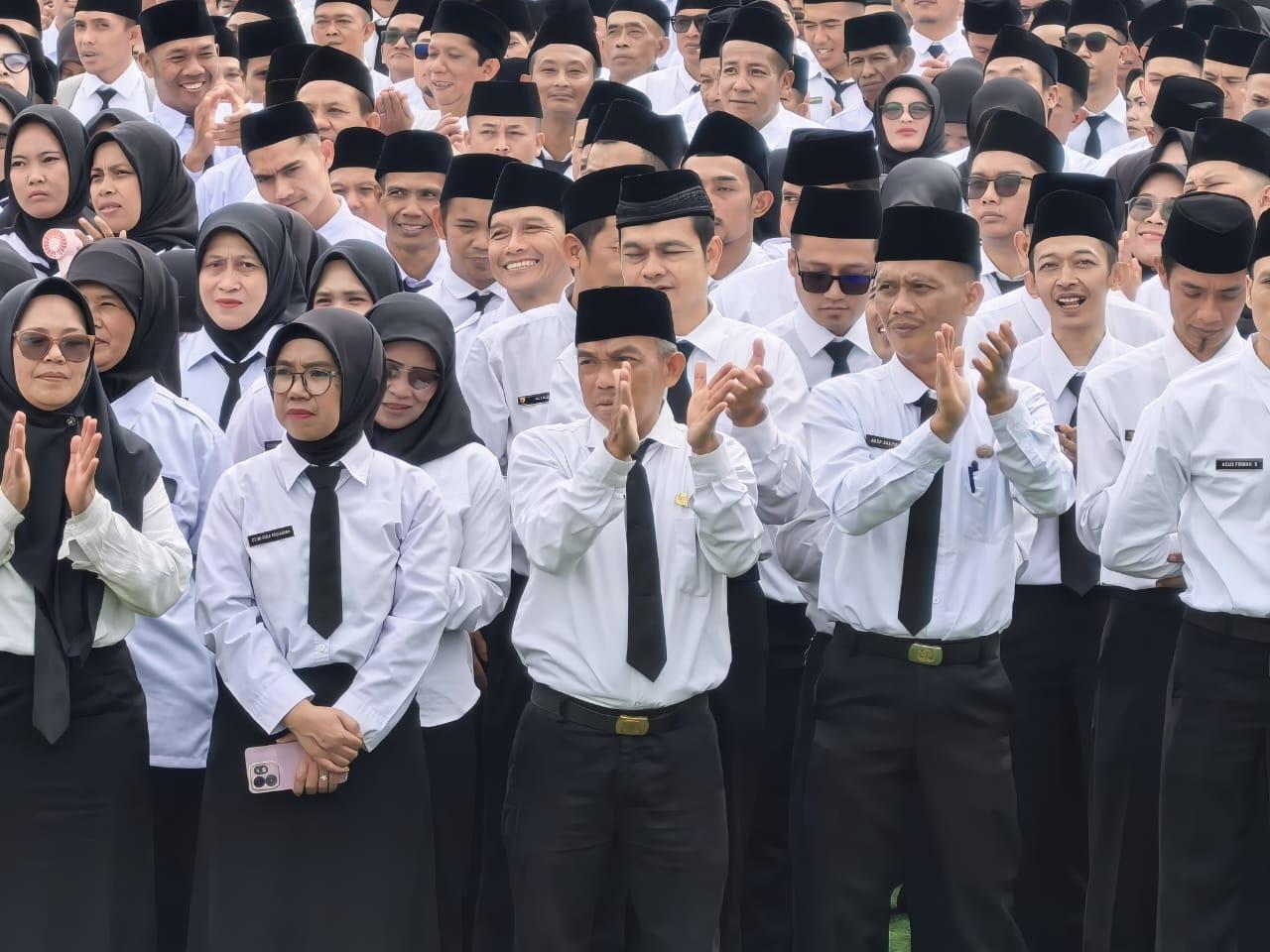 PPPK-Paruh-Waktu-sedang-apel-di-Lapangan-Upakarti-Kabupaten-Bandung.jpg