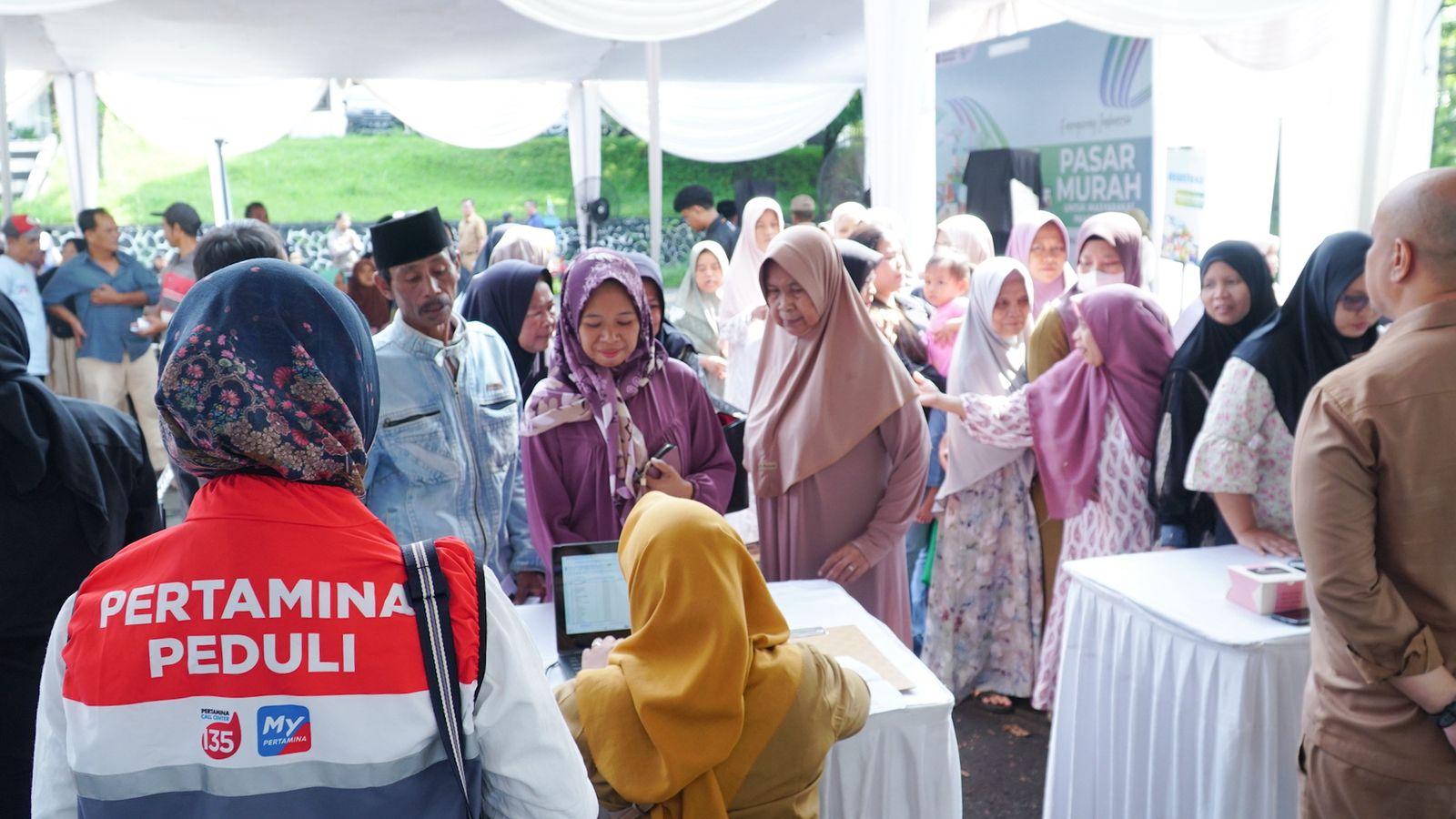 Antusiasme Warga Cianjur Datang ke Pasar Murah Inisiasi Pertamina