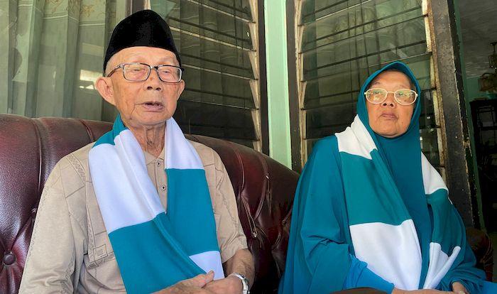 Kebahagian Calon Haji Tertua Asal KBB, Berangkat ke Tanah Suci dari Hasil Tani dan Dibantu Anak-anak