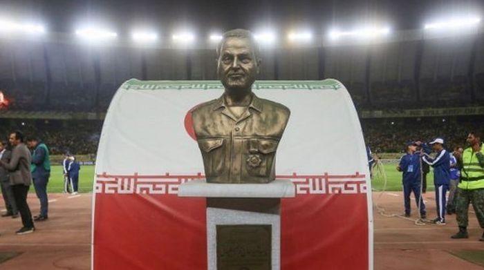 Patung-komandan-Garda-Revolusi-Qasem-Soleimani-al-ittihad.jpg