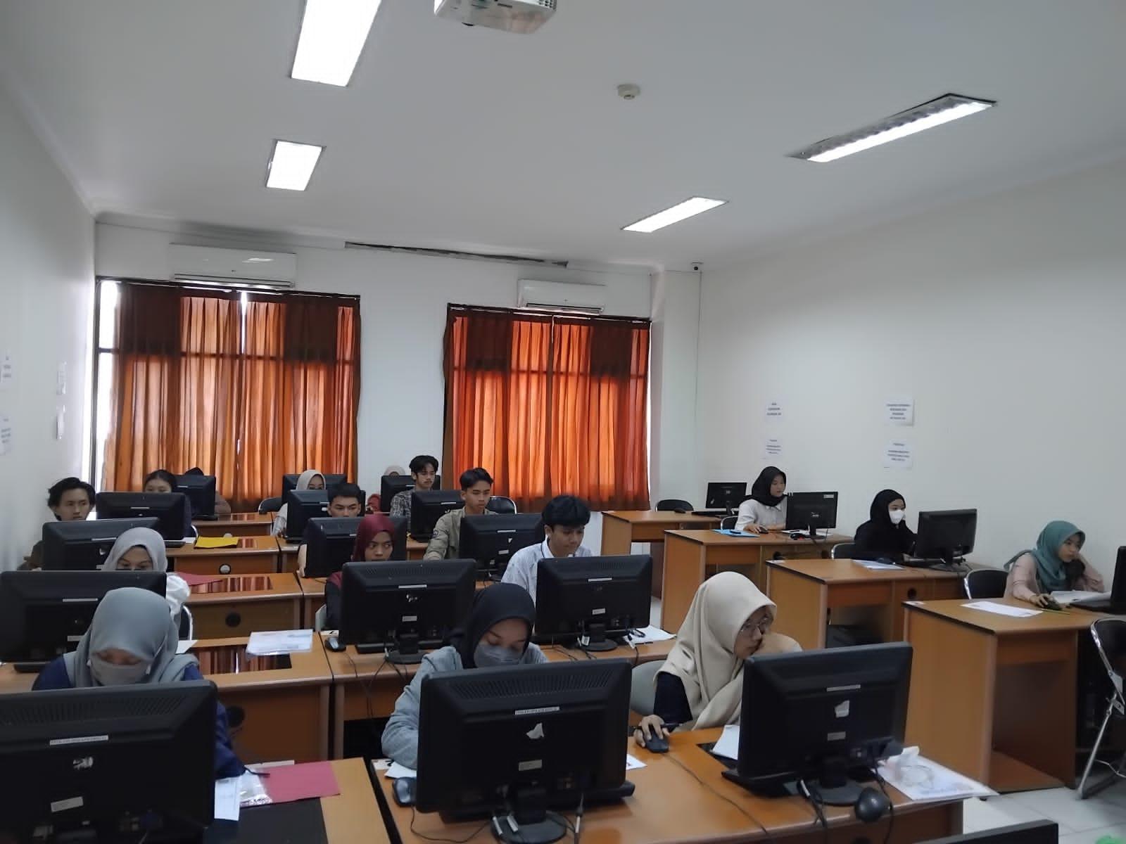 Pelaksanaan-ujian-tulis-berbasis-komputer-UTBK-di-UPI.jpg