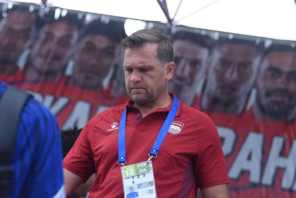Pelatih-Kepala-Persib-Bandung-Igor-Tolicd.jpg