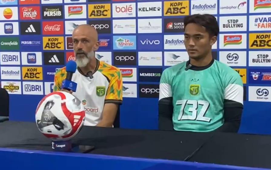 Pelatih-Persebaya-Edu-Perez-dalam-konferensi-pers.jpg