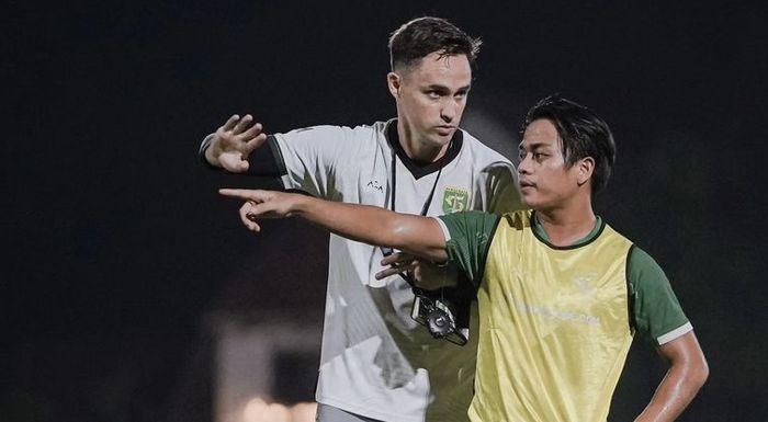Jadwal Liga 1, Paul Munster Butuh Dukungan Bonek Agar Persebaya Bisa Tumbangkan Madura United