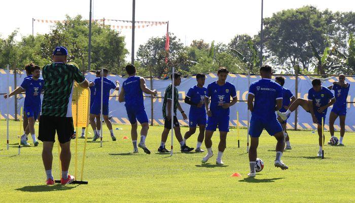 H-2 Lawan PSBS Biak, Bojan Hodak Waspadai Motivasi Berlipat Lawan Hadapi Persib Bandung