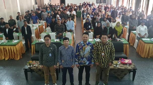 Difasilitasi Anggota Komisi VII DPR RI, Pemuda di Bandung Barat Ikut Pelatihan Digital Marketing