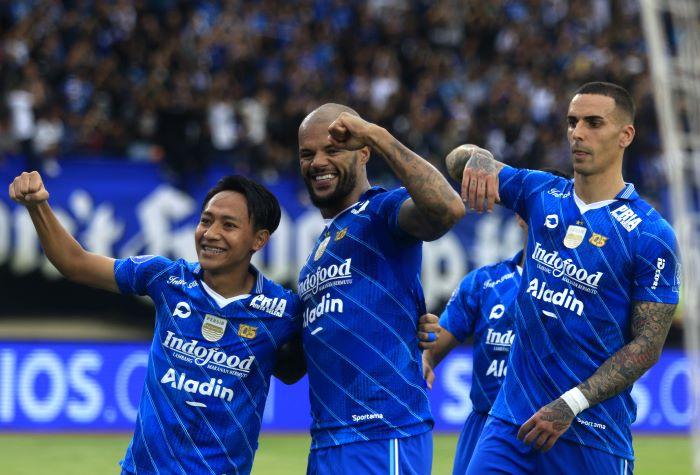 Pemain-Persib-Bandung-David-da-Silva-Beckham-Putra-Nugraha-dan-Alberto-Rodriguez.jpg