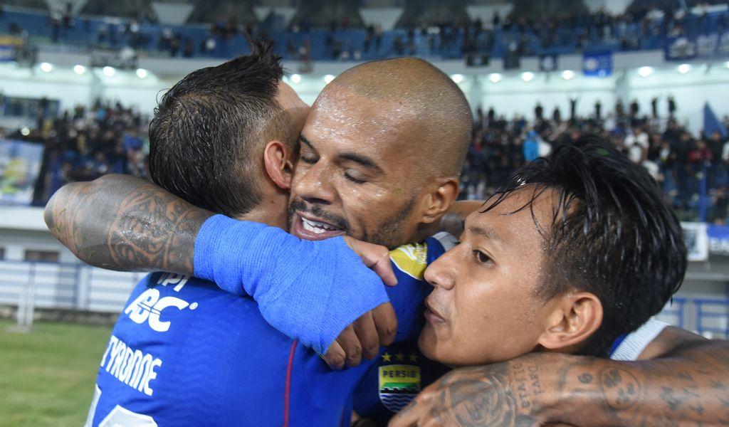 Persib Gilas Persik 4-1, Bobotoh Sambut Beckham: "Kumaha Mun Beckham Nyerenteng? Saha Nu Rek Nahan?"