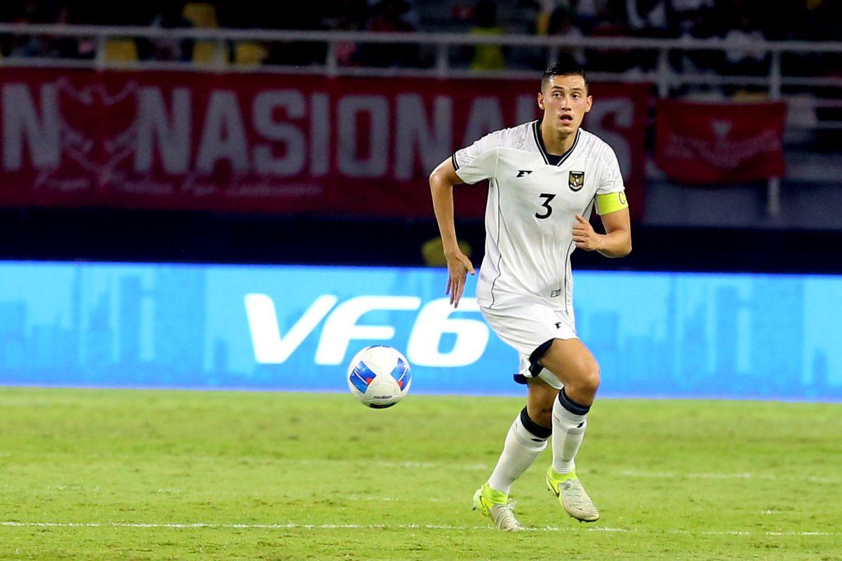 Pemain-timnas-Indonesia-Jay-Idzes-saat-laga-FIFA-Matchday-melawan-Lebanon.jpg