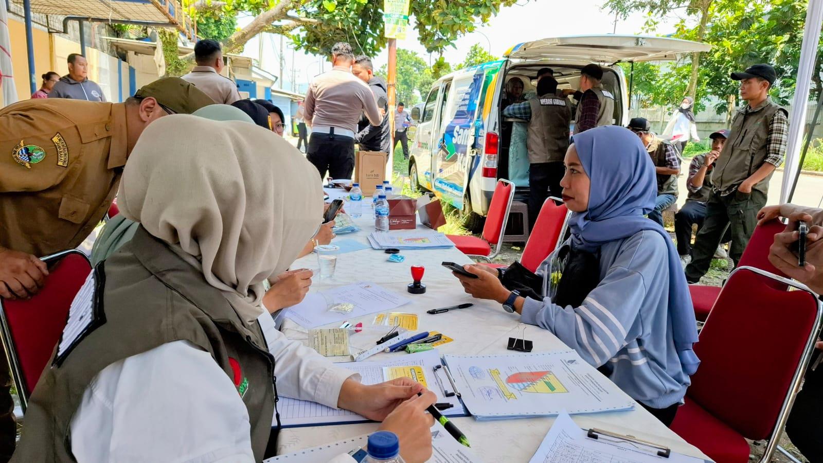 Pemeriksaan-pajak-kendaraan-bermotor-di-Katapang-Kabupaten-Bandung.jpg