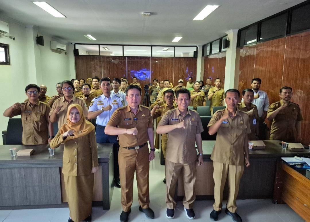 Evaluasi Pengaduan Masyarakat, Kadiskominfo Indramayu Tekankan Respon Cepat Petugas