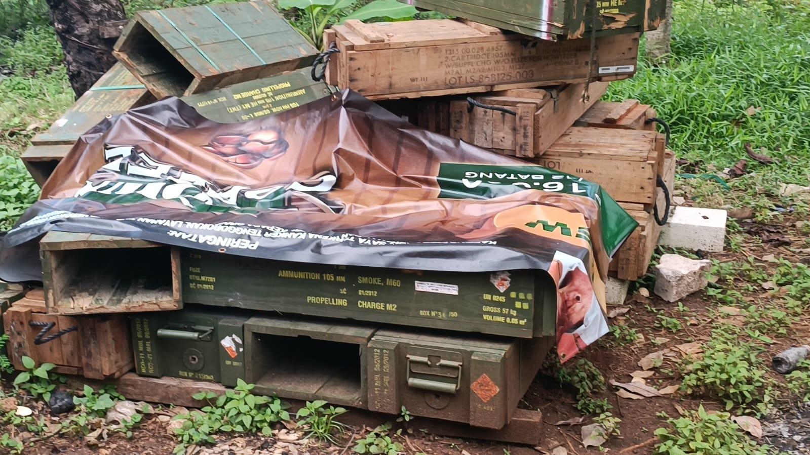 Penampakan-Boks-diduga-bekas-amunisi-1.jpg