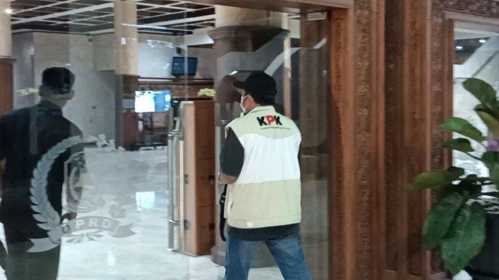 Penggeledahan-KPK-di-Gedung-DPRD-Jawa-Timur.jpg
