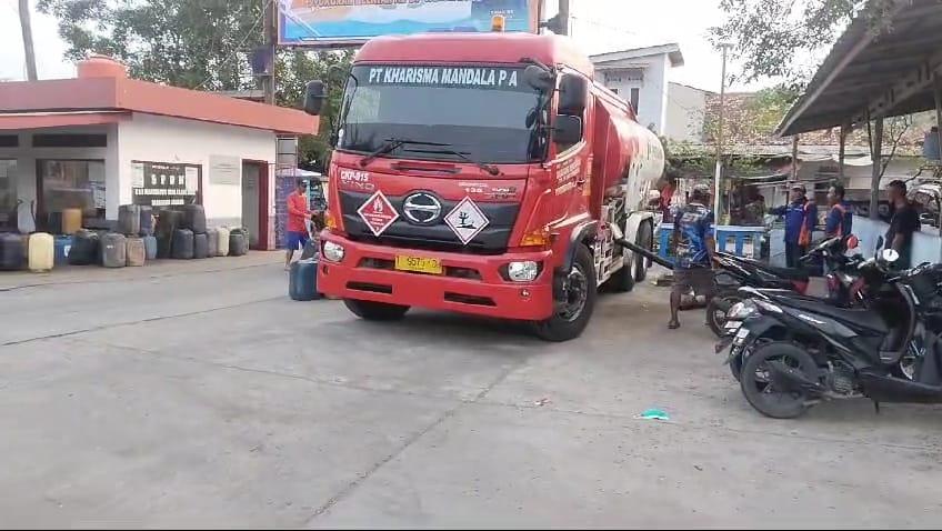 Buntut Ricuh Demo Nelayan, Pertamina Tambah Pasokan 70 Persen Solar untuk Nelayan di Subang