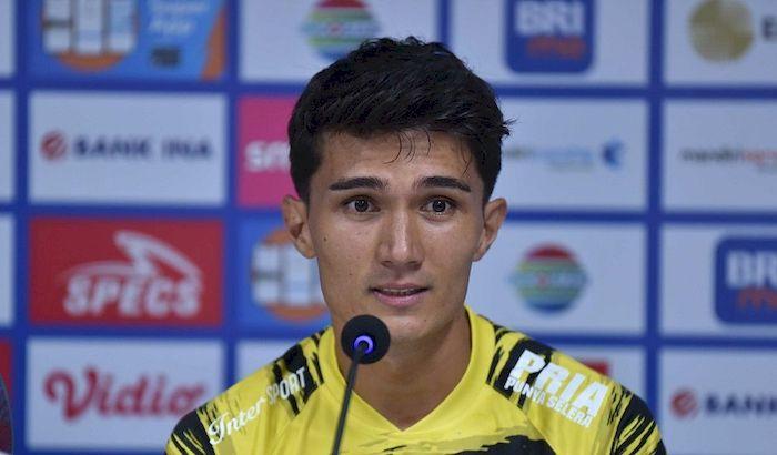Penjaga-gawang-Persib-Kevin-Ray-Mendoza-22323.jpg