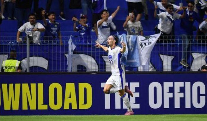 jabar/Penyerang-Persib-Bandung-Andrew-Jung-Bangkok-United.jpg