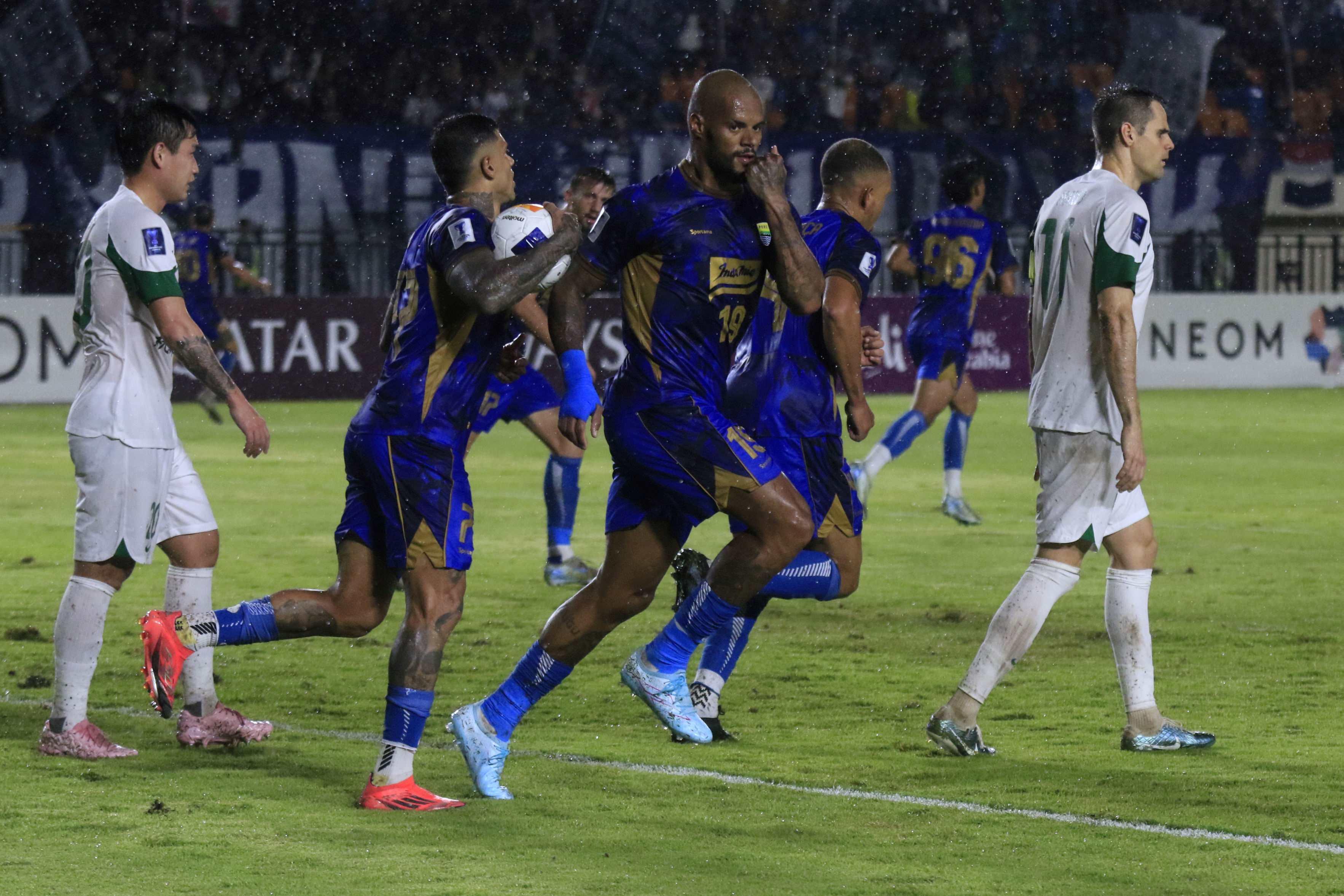 Yasmina Fitzgerald anal pornosini onlayn tomosha qiling