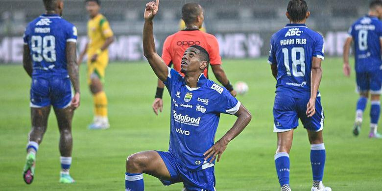 Hodak Tegaskan Persib Bandung Layak Menang Atas Persebaya, Begini Komentarnya soal 4 Pemain Debutan