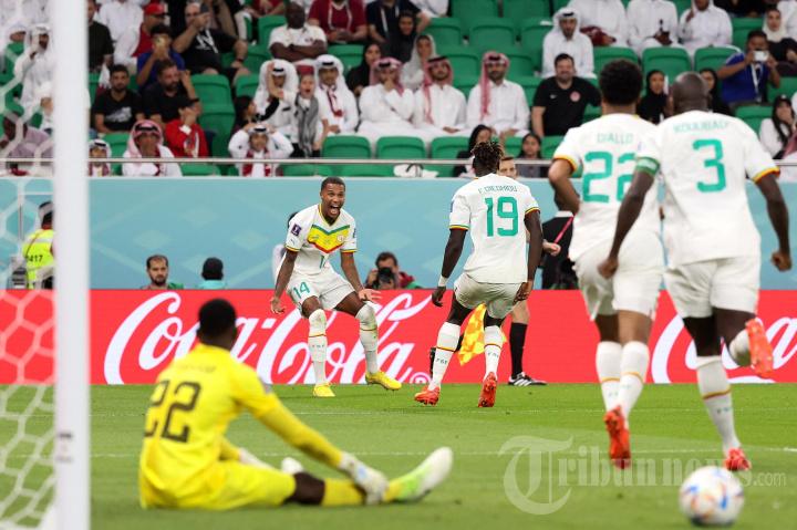 Penyerang-Senegal-Famara-Diedhiou-menghadap-kamera-merayakan-gol.jpg