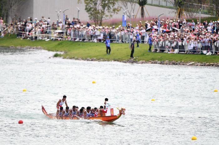 Perahu-Naga-Indonesia-raih-emas-Asian-Games-2022.jpg