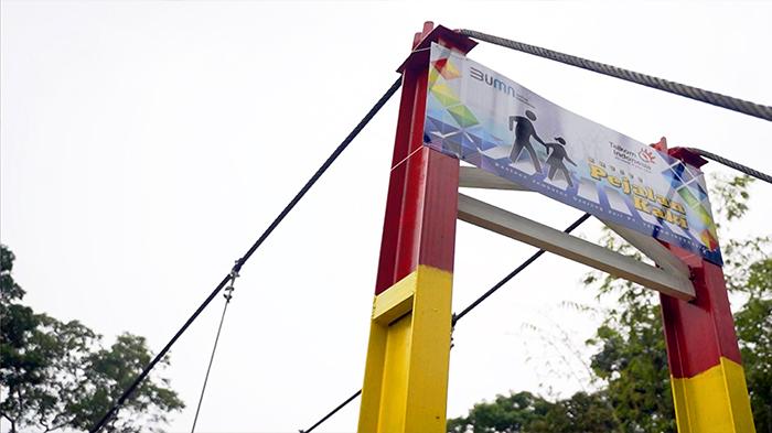 Perbaikan-Jembatan-Gantung-Cimanggu-dijalankan-oleh-Telkom-di-Sukabumi.jpg