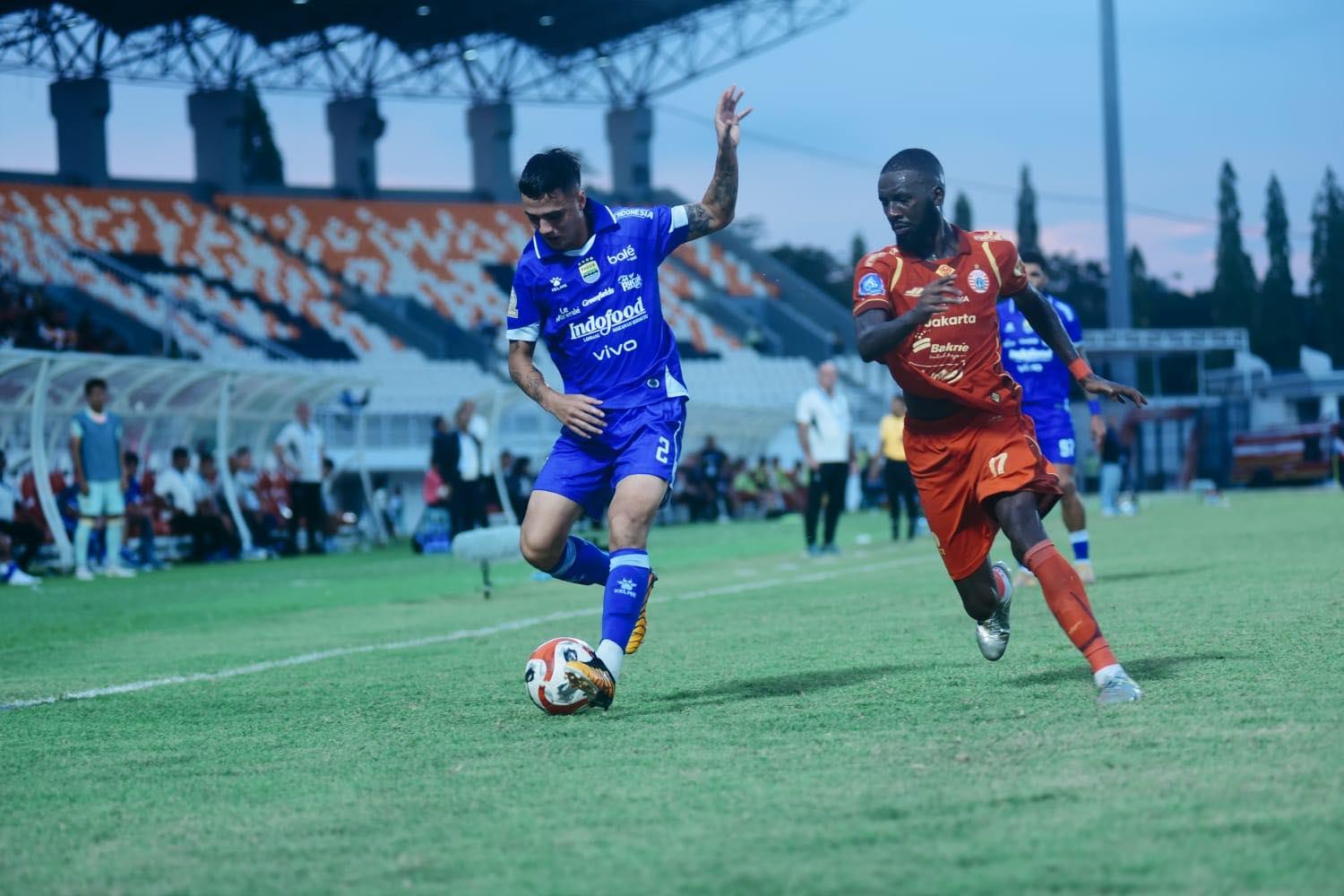 Persib-Bandung-Eliano-Reijnders-Persija-Jakarta-Allano.jpg