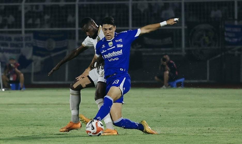 Hairdryer Treatment Bojan Hodak: Amukan di Ruang Ganti yang Ubah Nasib Persib di Laga vs Bhayangkara