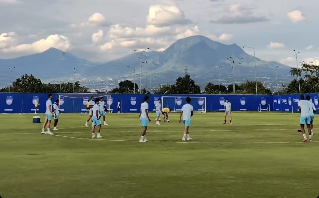 Persib-Bandung-kembali-menggelar-sesi-latihan-bersama.jpg