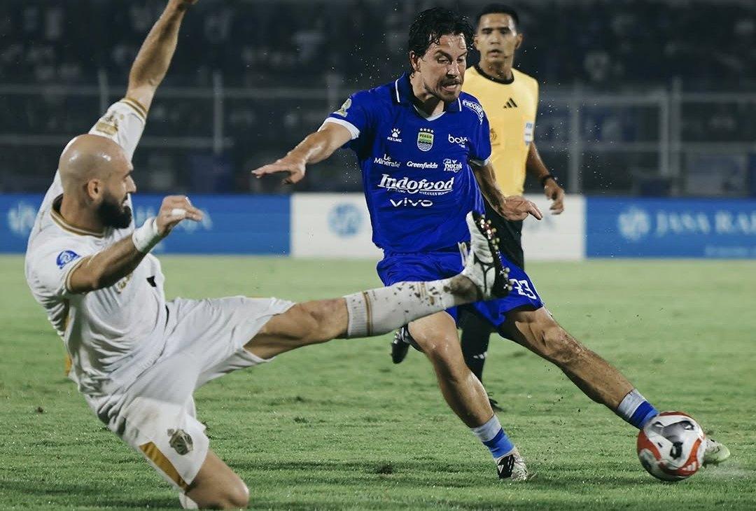 Persib-Bandung-vs-Bhayangkara-FC-pada-thom-haye.jpg