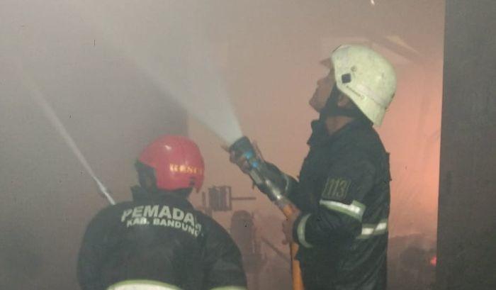 Gudang Pengepakan Sparepart Motor di Bandung Terbakar, Kerugian Capai Rp 1 Miliar