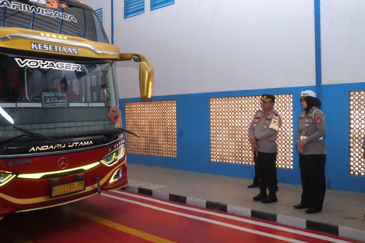 Pihak-kepolisian-saat-melakukan-ramp-check-terhadap.jpg
