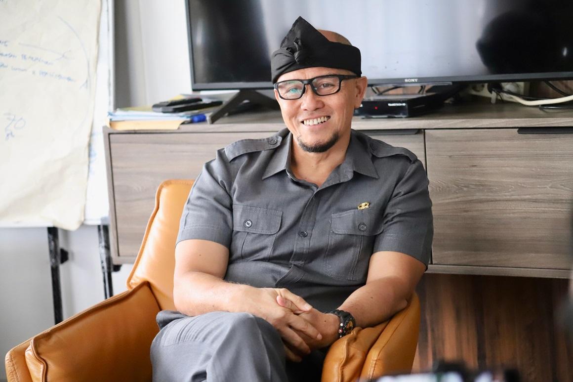 Pimpinan-DPRD-Kota-Bandung-Edwin-Senjaya.jpg