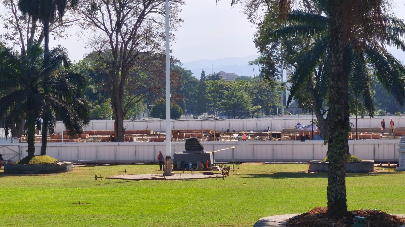 Kondisi Terkini Plaza Gedung Sate Bandung, Hamparan Paving Berganti Rumput Hijau - Tribunjabar.id
