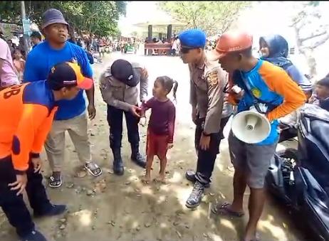 Polisi-menemukan-anak-hilang-di-Pantai-Tirtamaya-Indramayu-Senin-112024.jpg
