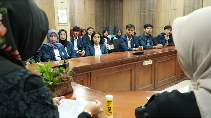 24 Mahasiswa Politeknik STIA LAN Bandung Terima Beasiswa RMP, Ini Komitmen yang Ditekankan Kampus - Tribunjabar.id