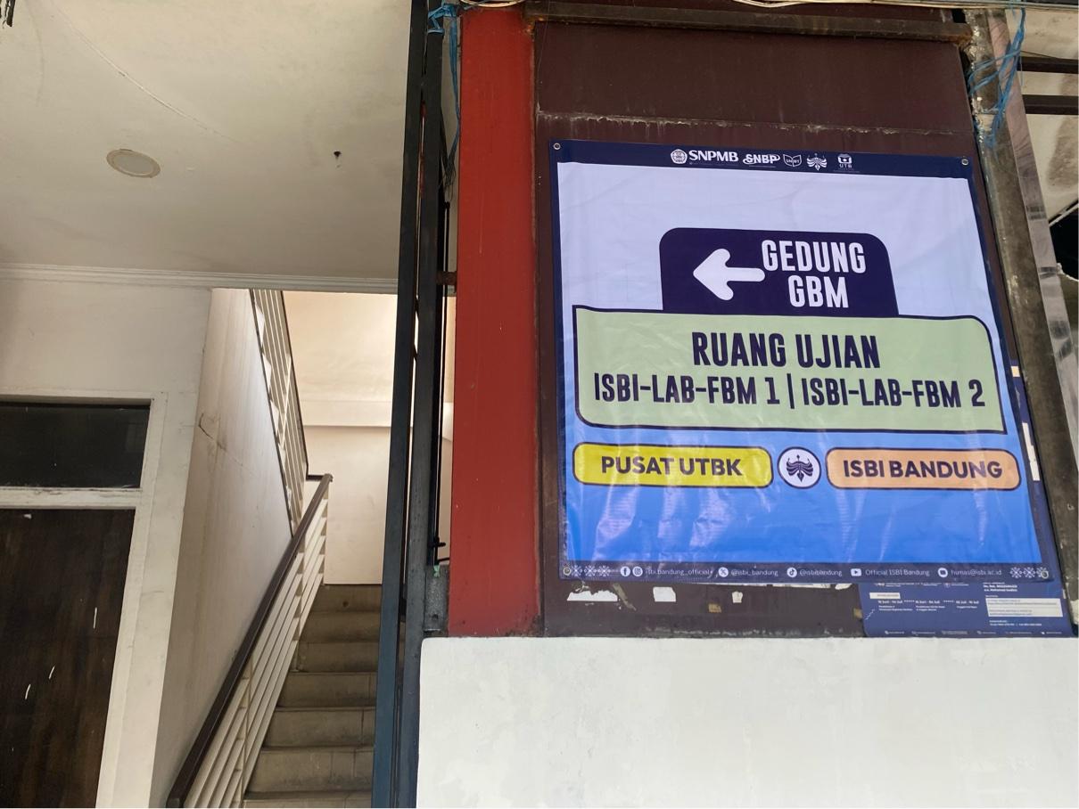 Poster-UTBK-yang-terpasang-di-Insitut-Seni-dan-Budaya-Indonesia-ISBI.jpg