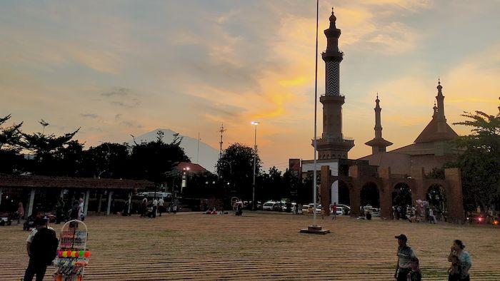Jadwal Buka Puasa Hari Ini 16 Ramadhan Jumat 6 Maret 2026 di Pantura, dari Karawang hingga Cirebon