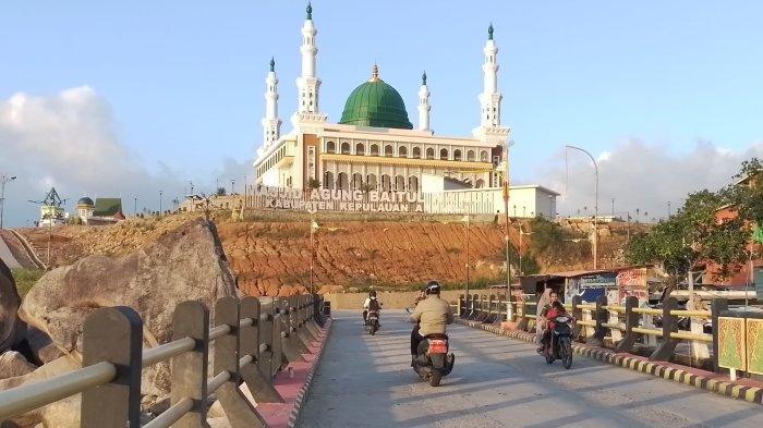 Potret-Masjid-Agung-Baitul-Makmur-Kepri-2.jpg