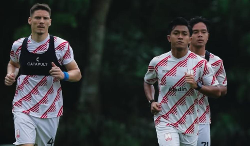 Potret-latihan-perdana-Febri-Hariyadi-bersama-Persis-Solo.jpg