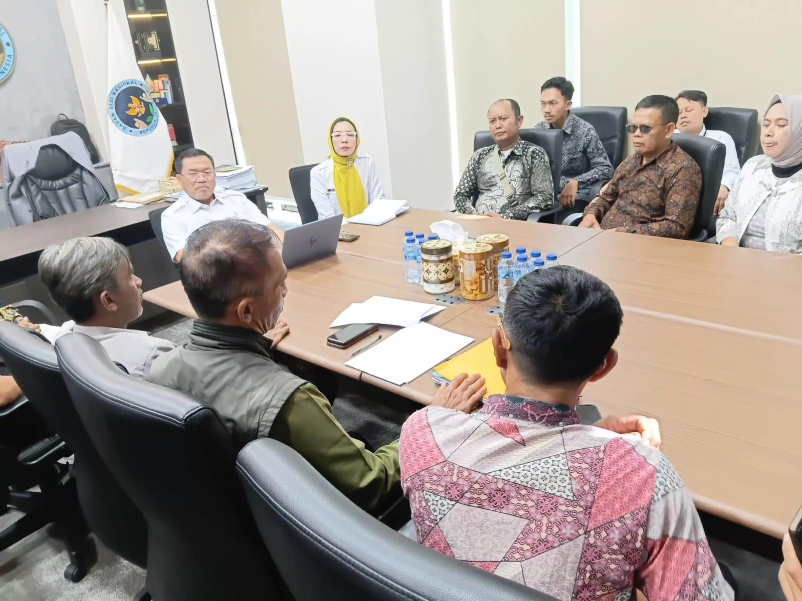 Puluhan-pengelola-Satuan-Pelayanan-Pemenuhan-Gizi.jpg