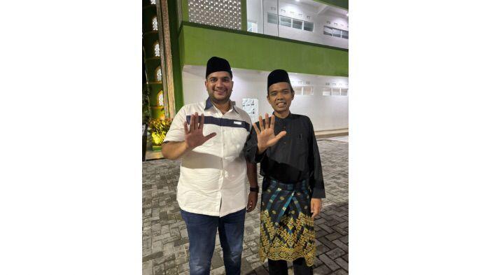 Rajiv-Silaturahmi-ke-Ustaz-Abdul-Somad-di-Pekanbaru-Riau-Didukung-Jadi-Caleg-di-Dapil-Jabar-2.jpg