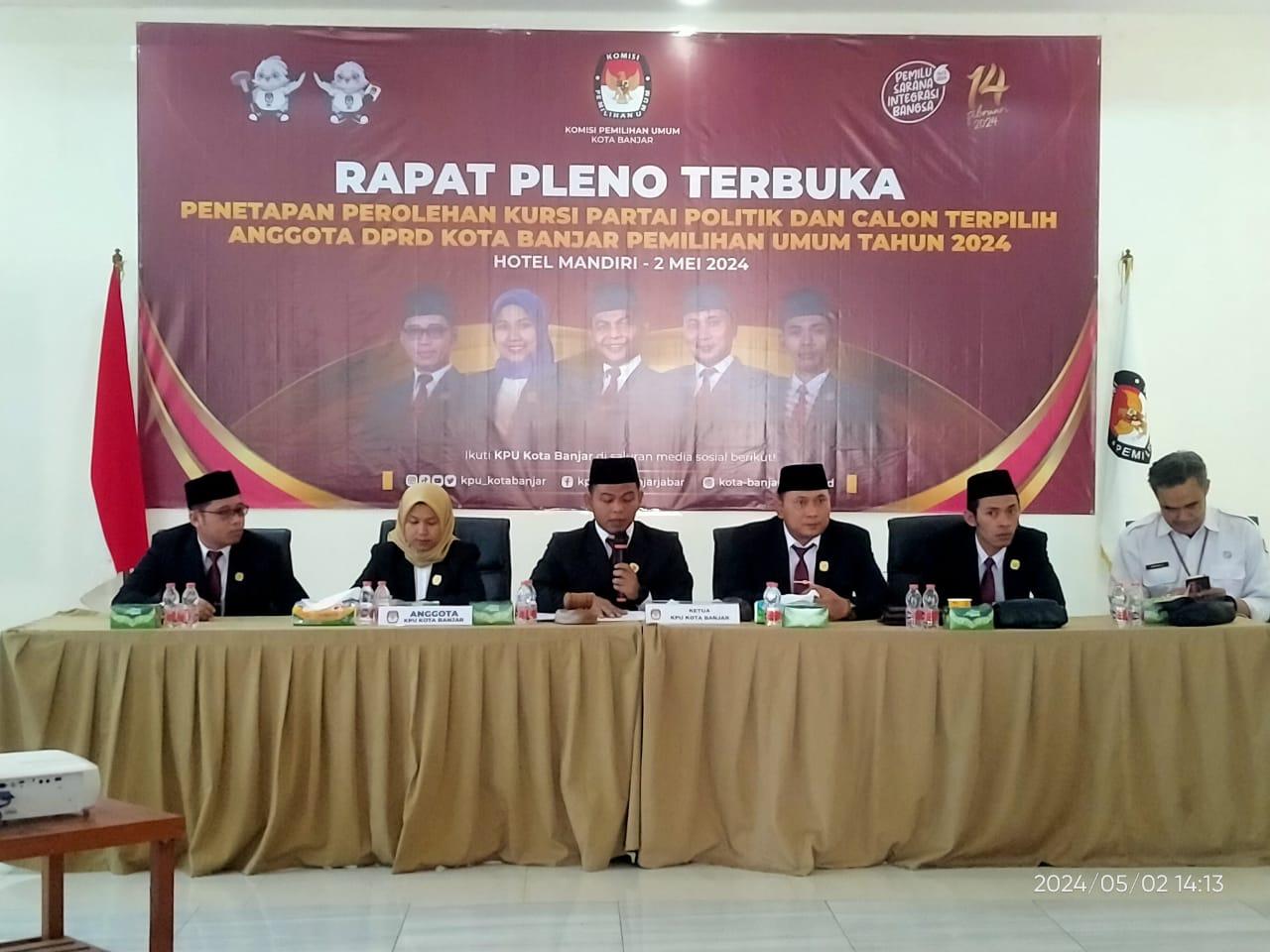 Rapat-pleno-terbuka-penetapan-calon-anggota-DPRD-Kota-Banjar-terpilih-Kamis-252024.jpg
