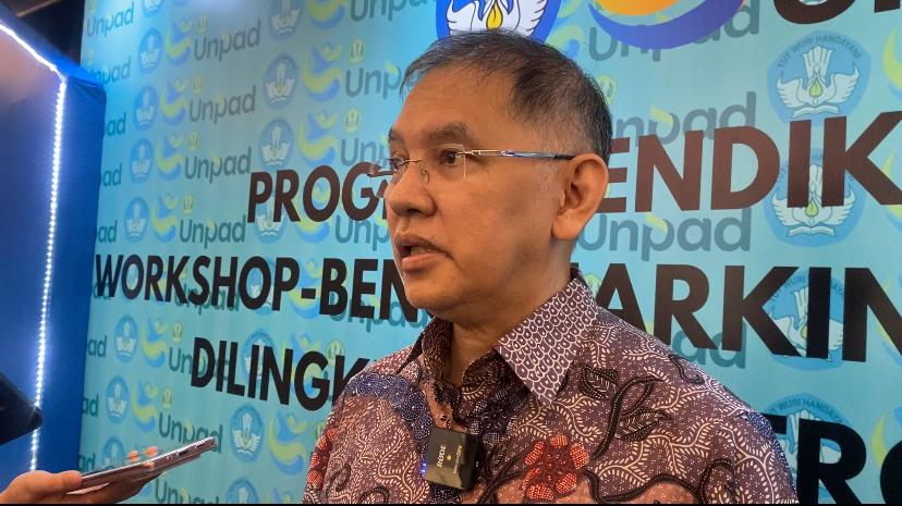 Rektor-Universitas-Padjadjaran-Arief-Sjamsulaksan-74.jpg