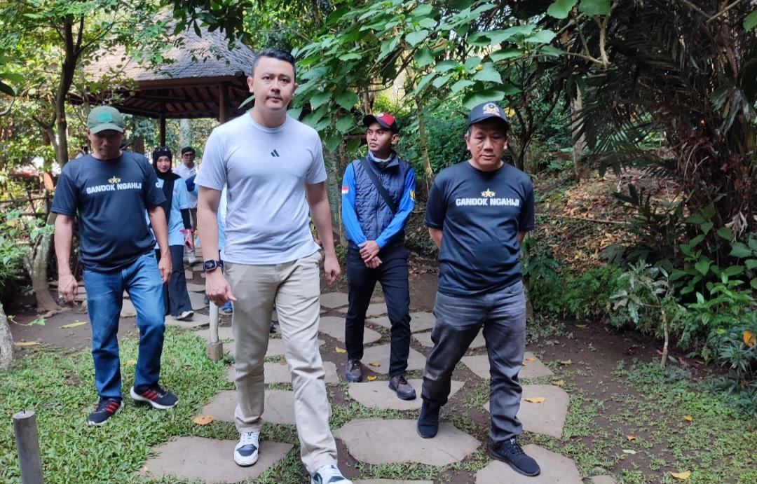 Ridwan-Dhani-Bercita-cita-Jadikan-Sungai-di-Bandung-Bersih-dari-Pencemaran.jpg