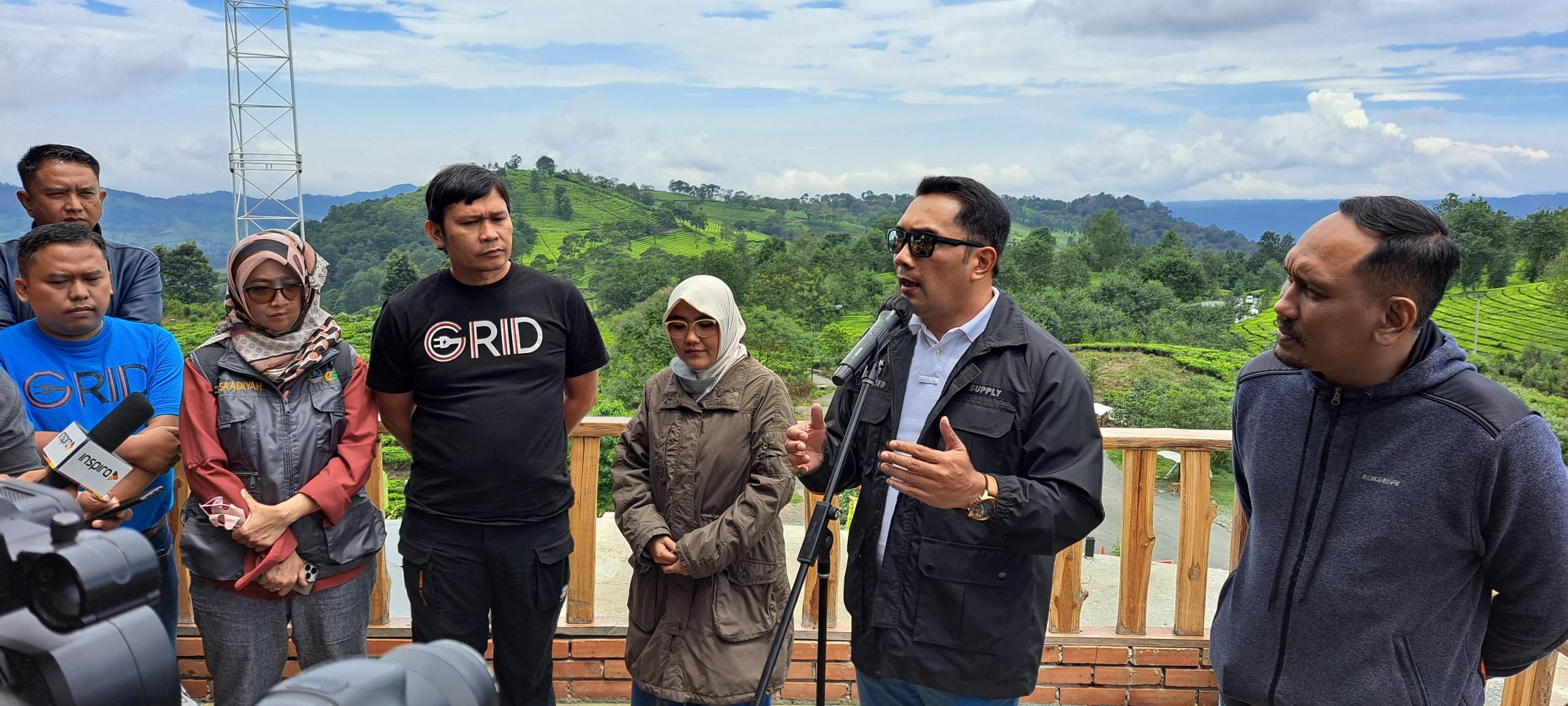 Belajar Hemat Jutaan Rupiah dari Asri dan Yusuf yang Beralih ke Motor Listrik