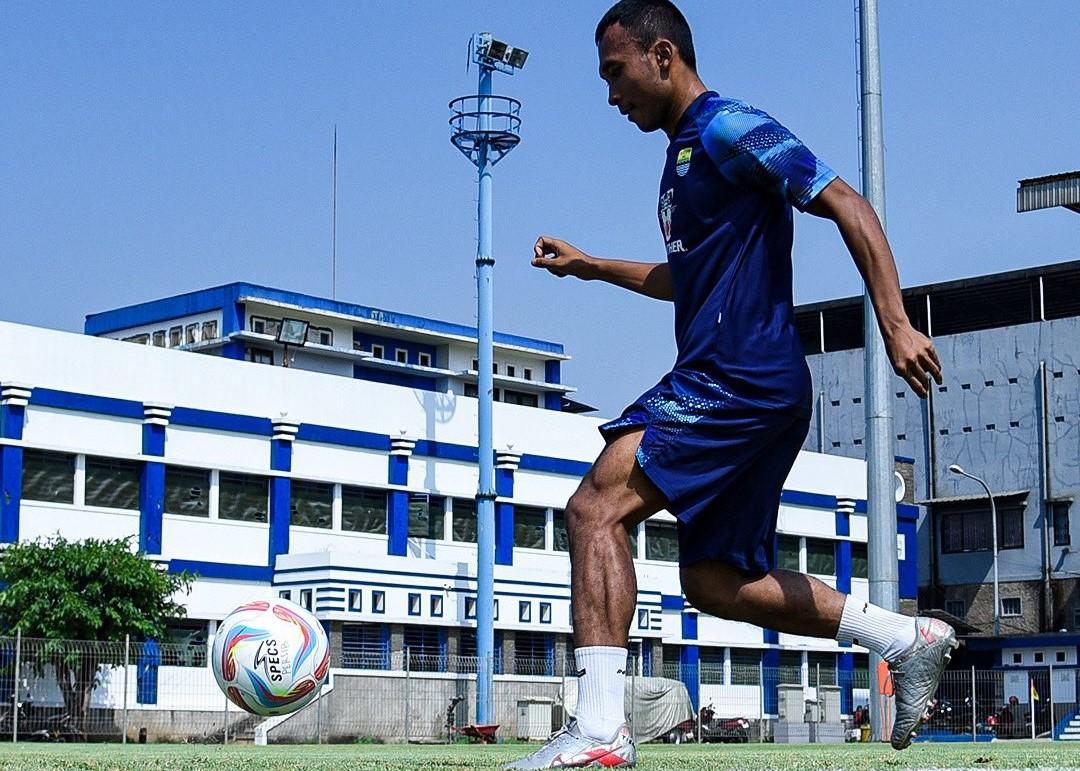 Tunggu Kejutan Lanjutan Persib Bandung: Si Pelempar Jauh Ini akan Ditukar Guling dengan Lord Henhen